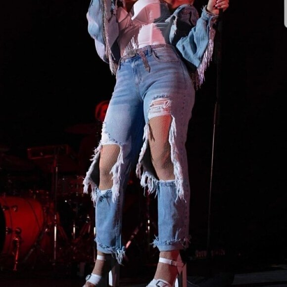 Blown Out Knee Distressed Denim Jeans - Picture 3 of 4